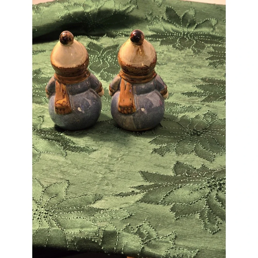 Set of Christmas Snowmen Blue Jacket Brown Scarf Figurines‎ 5x3x2